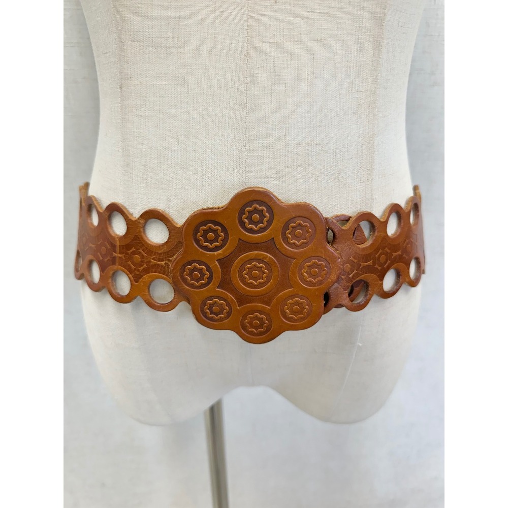 Cognac Brown Genuine Leather Cutout Floral Embossed Waist Belt Womens‎ S/M Boho